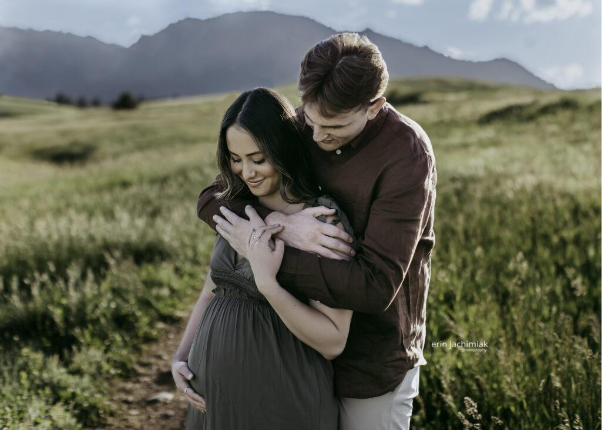 Sumeyra Kose Photography | Let's freeze the moment | 20 Creative Couple Maternity Photoshoot Ideas to Capture Your Special Moments 